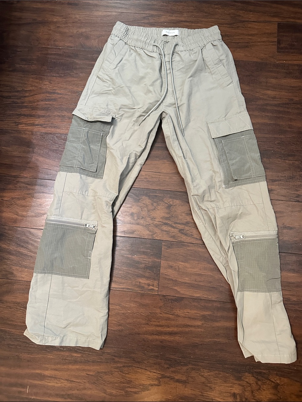 PacSun Men's Two-Tone Beige Cargo Joggers with Contrast Pockets